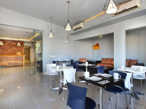 OYO 2854 COZY B&B Seminyak