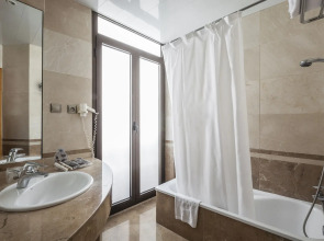 Catalonia Excelsior Hotel