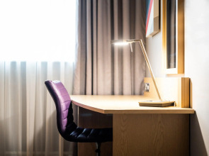 Holiday Inn London - Luton Airport by IHG