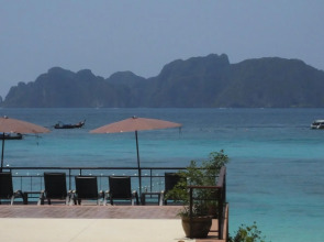 Phi Phi Long Beach Resort & Villa