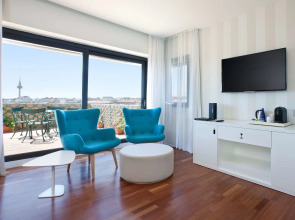 Отель NH Madrid Ventas