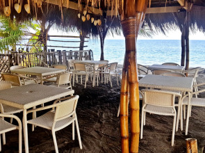 Mike's Dauin Beach Resort