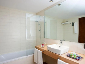 Occidental Pueblo Acantilado