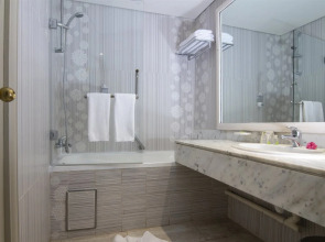 Курортный отель Riadh Palms Resort & Spa