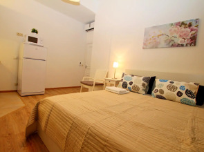 Tverskaya Street (Тверская Стрит) на улице Нижняя 5