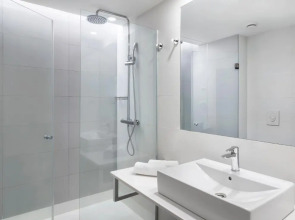 B&B Donostia San Sebastián Aeropuerto Hotel 