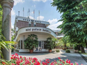 Mini Palace Hotel