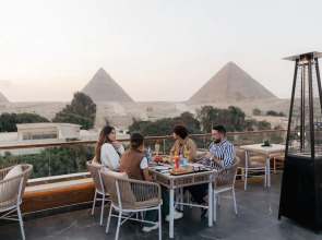 Shadow Pyramids View INN