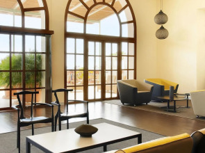 Le Meridien Ra Beach Hotel & Spa