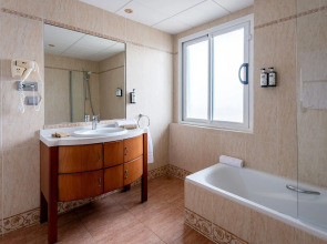 Ponient Pirámide Salou by PortAventura World