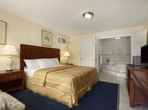 Knights Inn Burlington, ON