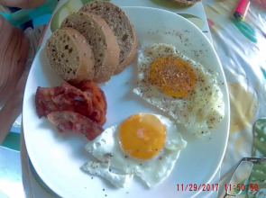 Moalboal Bamboo House / Rooms