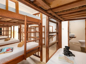 Shanuo Beach Bungalows