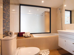 Paripas Patong Resort