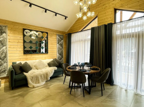 River & House (Ривер Хаус)