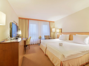 Отель The Q - Quadro City Hotel