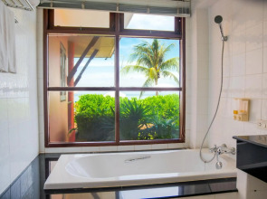 Lanta Casuarina Beach Resort