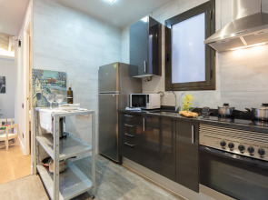 AinB Eixample-Miro Apartments