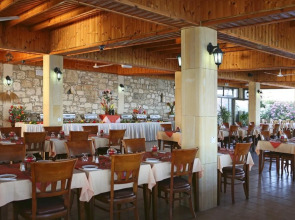 Corallia Beach Hotel Apartments