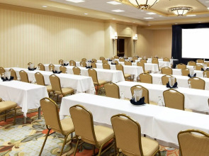 Anaheim Majestic Garden Hotel