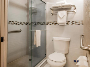 Rodeway Inn & Suites Fort Lauderdale Airport & Cruise Port