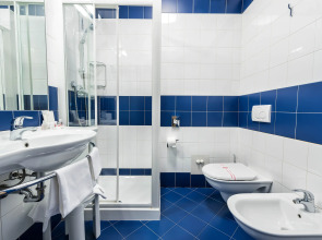 West Point Airport Hotel