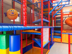 Отель Le Méridien Mina Seyahi Beach Resort & Waterpark