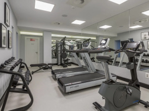 Отель Room Mate Valeria