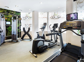 Catalonia Giralda Hotel