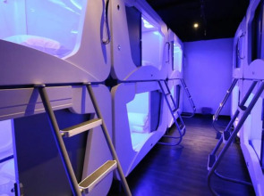 Heybear Capsule Hotel