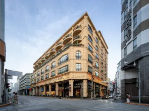 Crystal Hotel Shanghai Jinling East Road on the  Bund