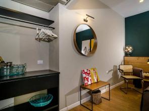 The White House Hotel at Dizengoff Square