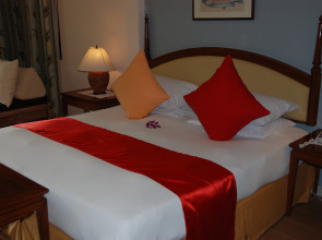 White House Beach Resort And Spa