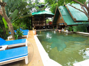 Tropical Garden Bungalow