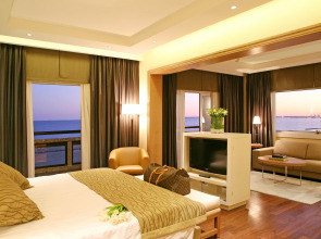 Crowne Plaza Limassol by IHG