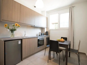 Local Hostel & Suites