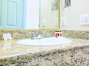 Days Inn by Wyndham Santa Monica