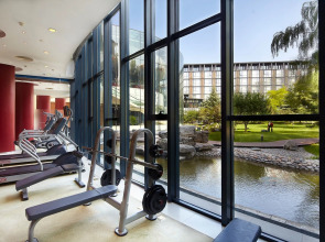 The Lake View Hotel Beijing