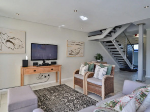 Отель Whale Coast All-Suite-Hotel