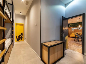 Petit Hostel La Latina - Adults Only