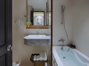 Silverland Min Hotel