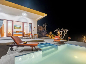 Pini Sentana Village