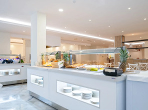 Nerja Club by Dorobe Hotels