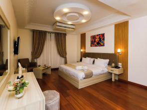 Pyramid Edge Hotel & Exclusive Pyramids View Rooftop