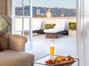 Luxe Hotel Rodeo Drive