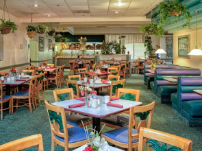 Seralago Hotel & Suites Main Gate East