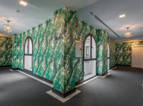 Отель Room Mate Valeria