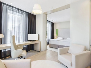 Sound Garden Hotel Airport