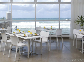 Carlton Tel Aviv Hotel