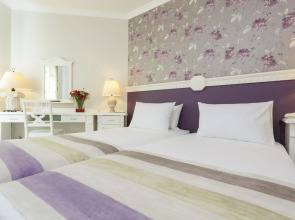 İz Flower Side Beach Hotel